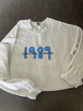 Taylor's Version 1989 White Graphic Sweatshirt
